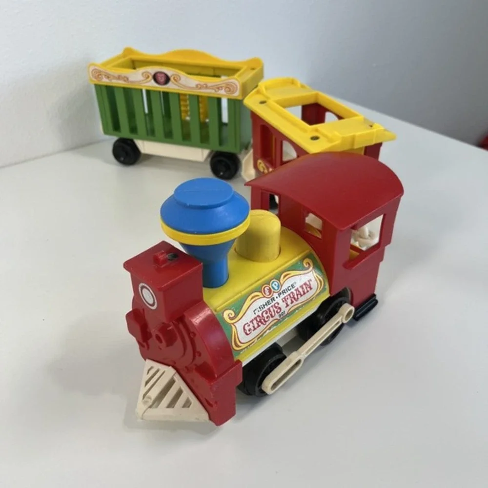 Fisher Price Family Circus Train #991 Vintage 1973 Comes with 3 Cars‎ Train Set